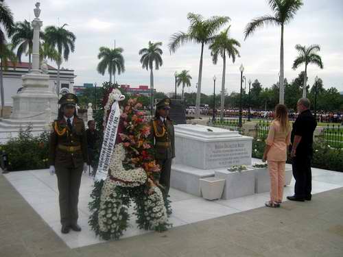 Honores en Santiago de Cuba a Mariana Grajales y a Vilma Espín Honores en Santiago de Cuba a Mariana Grajales y a Vilma Espín